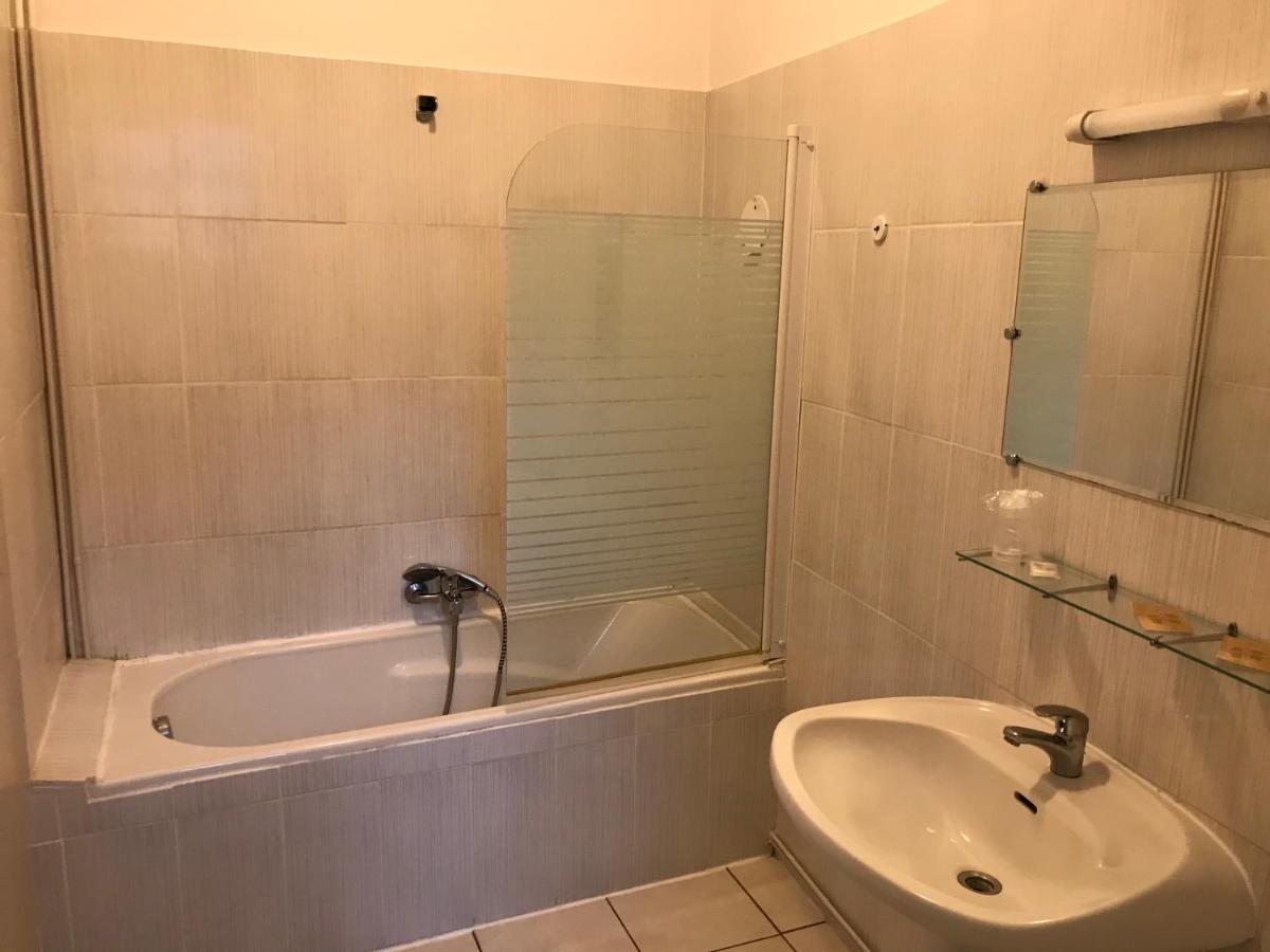Hotel De La Gare Châteauroux Eksteriør bilde